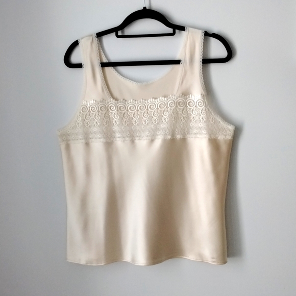 Tops - Vintage ladies camisole in light peach, M/L